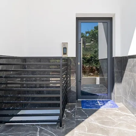 Bay View Residences Vinjerac